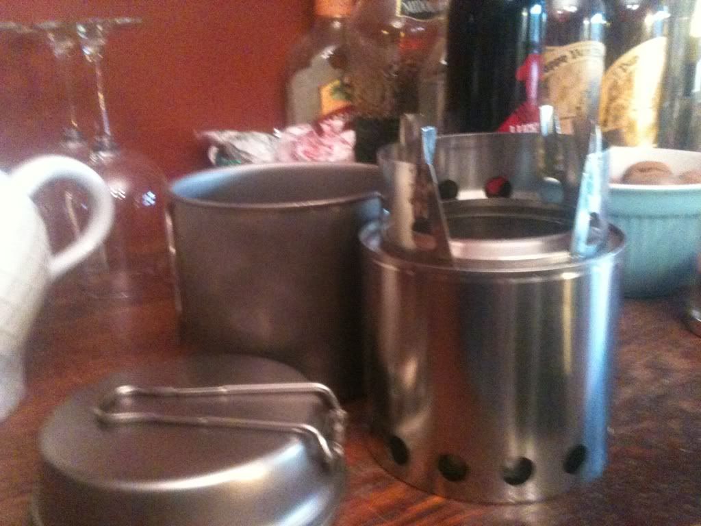 [Linked Image from i1010.photobucket.com]