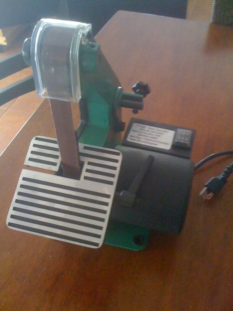 [Linked Image from i1010.photobucket.com]