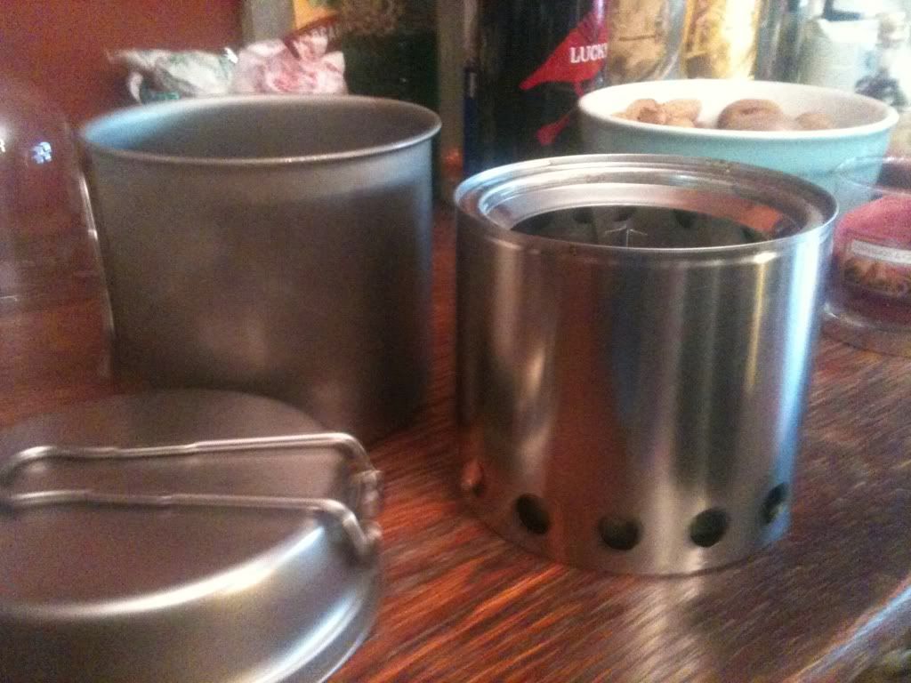 [Linked Image from i1010.photobucket.com]