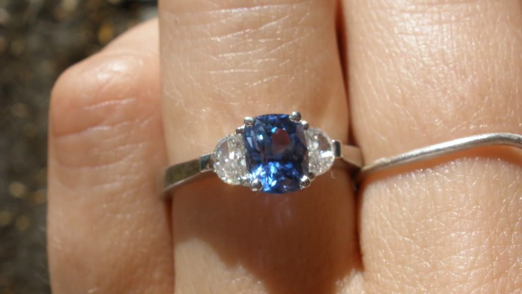 [Linked Image from i1010.photobucket.com]