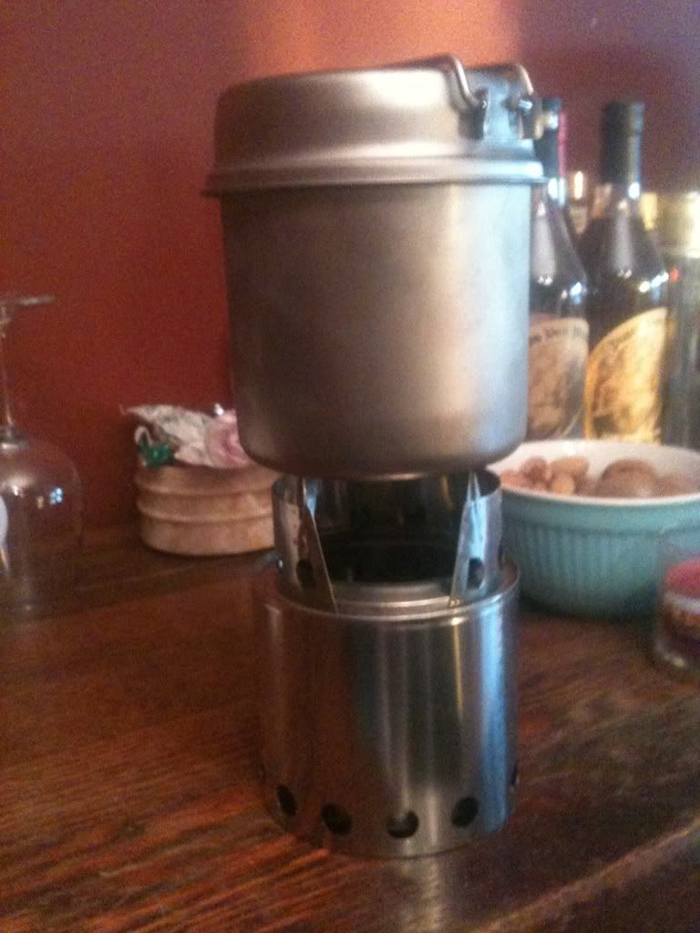 [Linked Image from i1010.photobucket.com]