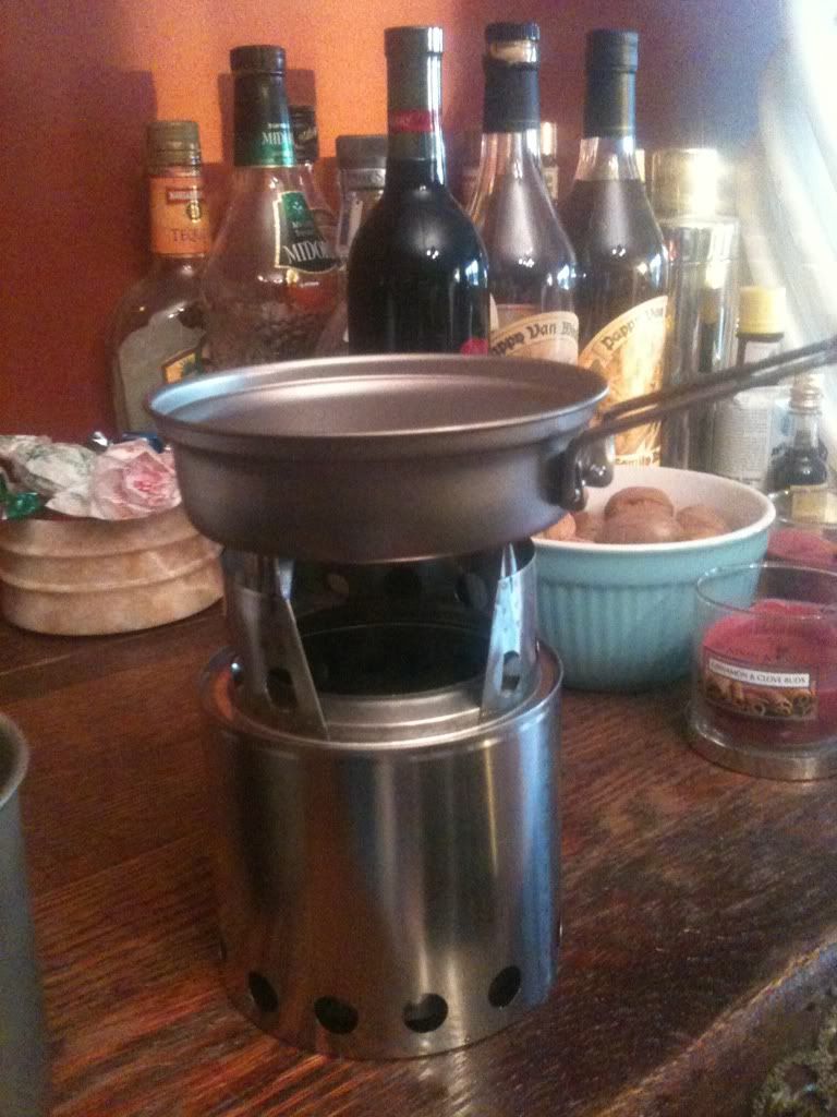 [Linked Image from i1010.photobucket.com]