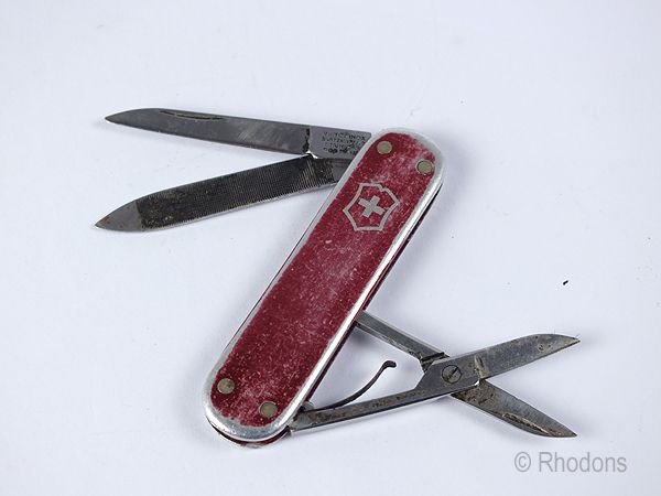 Victorinox Companion Ringless Pocket Knife