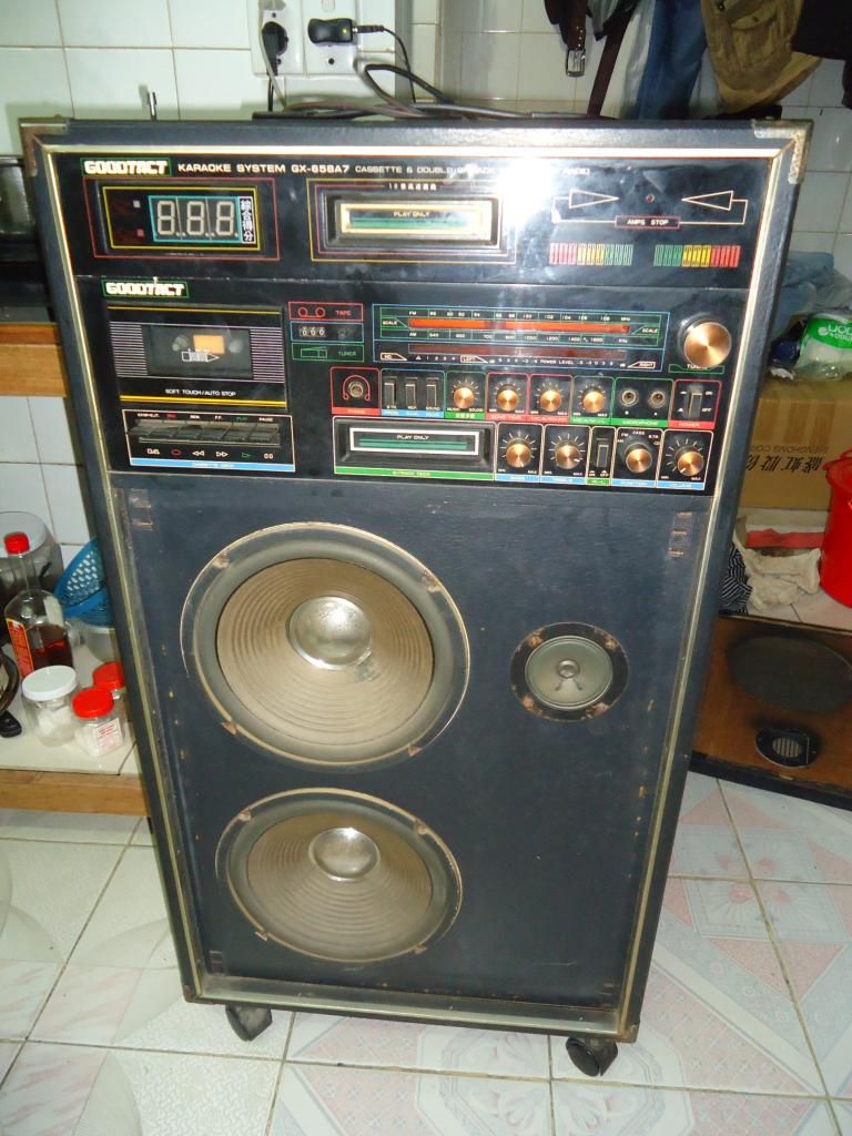 Các thánh bên âm thanh vào giúp đỡ giùm em.